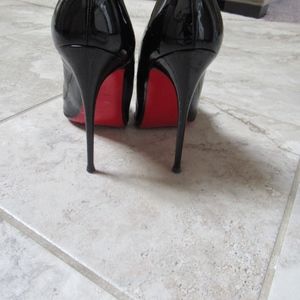 Christian Louboutin So Kate patent Leather Pump